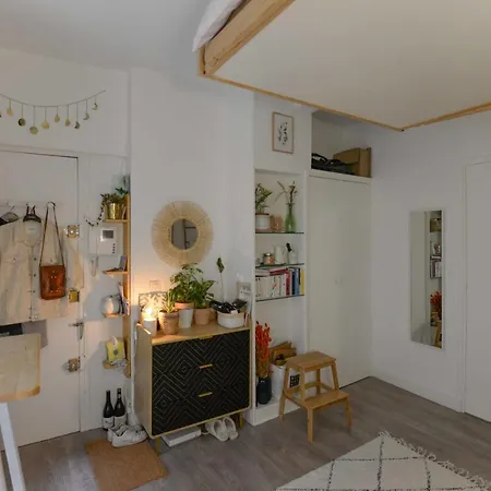 Zen And Charming Apt On The Ground Floor In Paris
